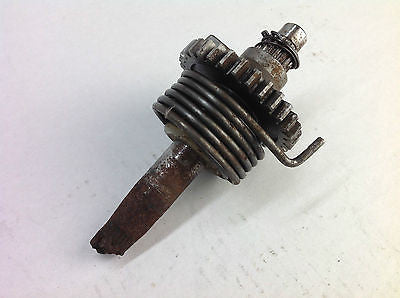 1982 KAWASAKI KX80 KX 80 KICKSTART SHAFT SPRING AND GEAR ASSEMBLY (007)