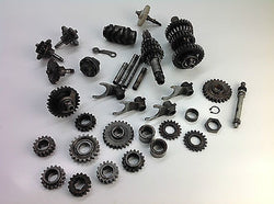 1989-1992 SUZUKI RM125 RM 125 ASSORTED GEAR BOX PARTS  (011)