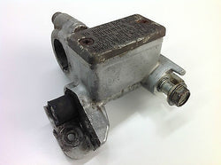 KAWASAKI KX500 KX 500 FRONT BRAKE MASTER CYLINDER NISSIN 11 DAMAGED  (010)