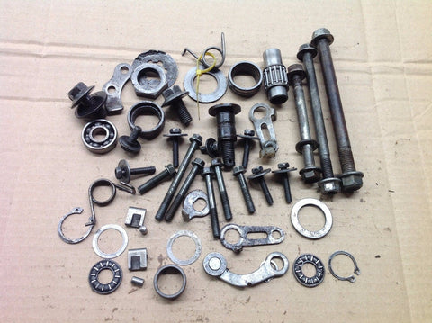 SUZUKI RM 125 2000 VARIOUS MISC BOLTS FIXINGS ETC 0041A