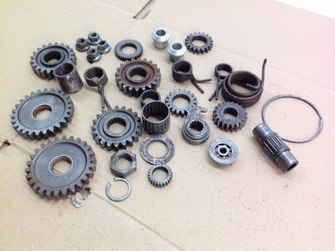 KAWASAKI KX 250 1987 VARIOUS MISC ENGINE GEARS AND PARTS 0033